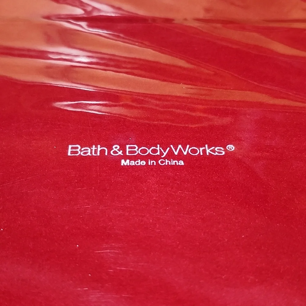 BATH & BODY WORKS HOLIDAY GIFT KIT RED VELVET BOX TISSUE PAPER GIFT TAG & RIBBON